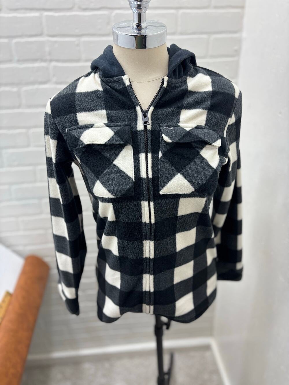 Hurley Women's M Black White Buffalo Plaid Fleece Hooded Jacket C10